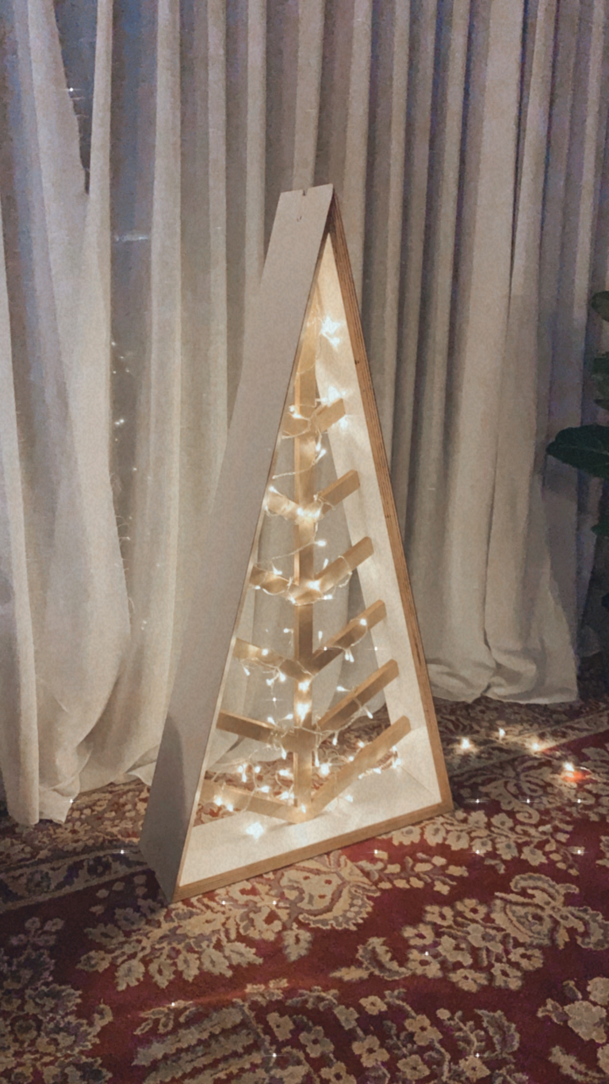 Tiny Tree - Flatpack Christmas Tree - Lift Women